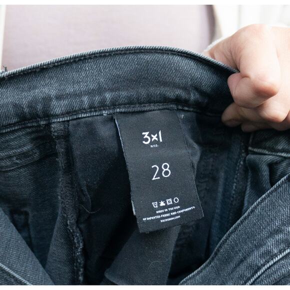 3x1 NYC Empire Frayed Crop Flare High Rise Jeans Size 28 Starling Black Denim - Picture 5 of 5